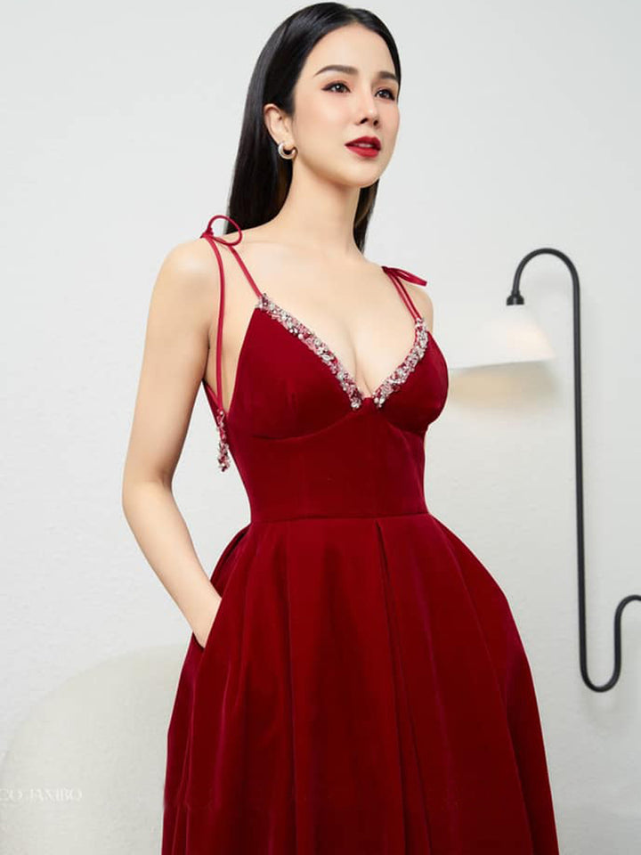 Deep V Neckline Suspender Sexy Backless Sleeveless Velvet Crimson Princess Dress - JOcaste