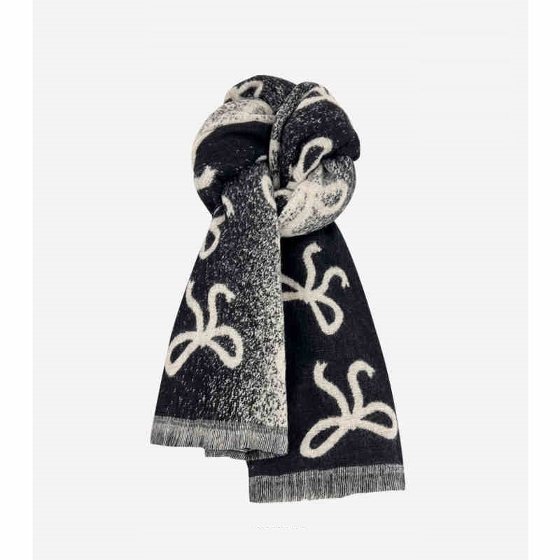 Geometric Wool Scarf – Warm & Stylish for Winter, Spring, and Autumn